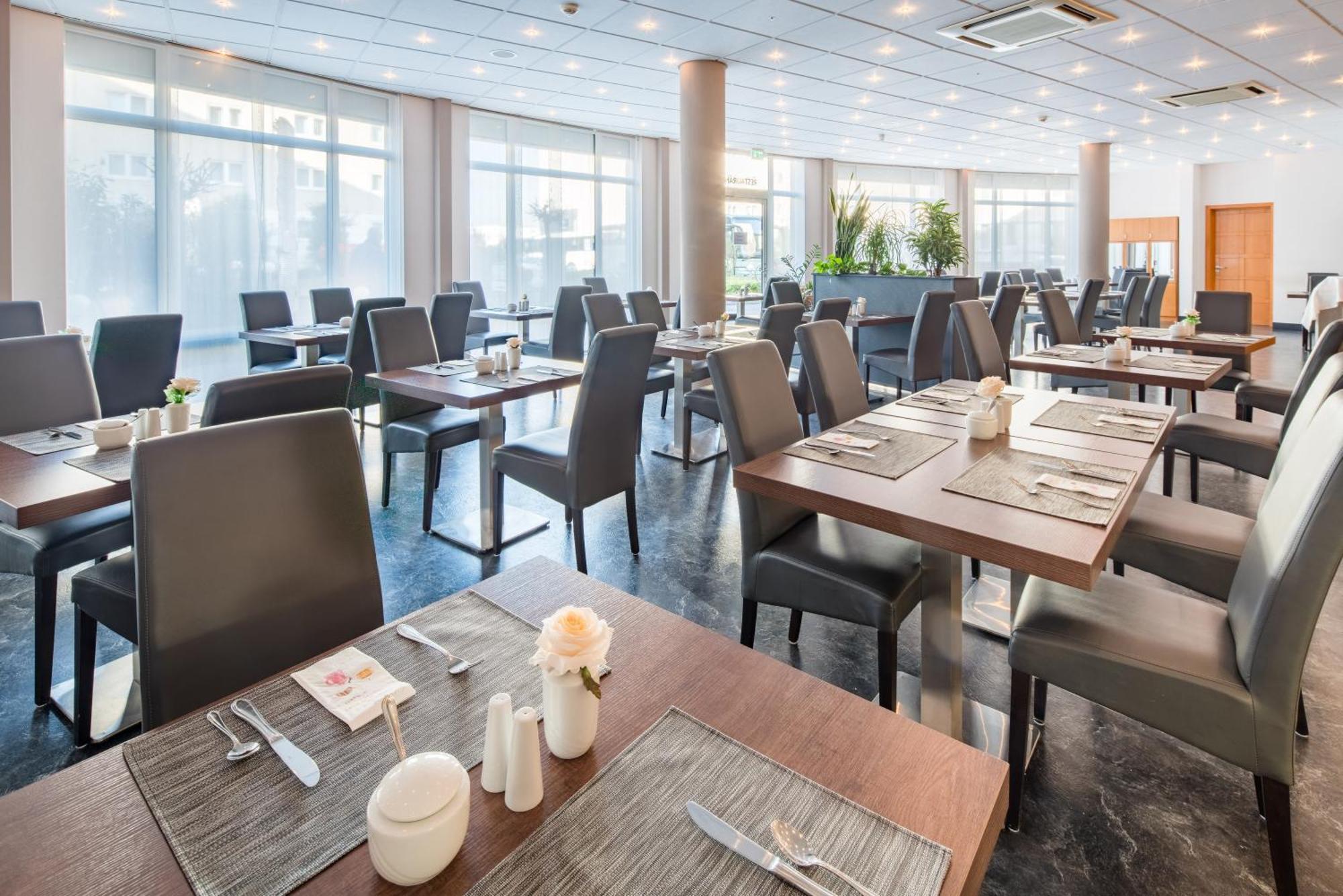 Airways Hotels Frankfurt Airport West Raunheim Extérieur photo