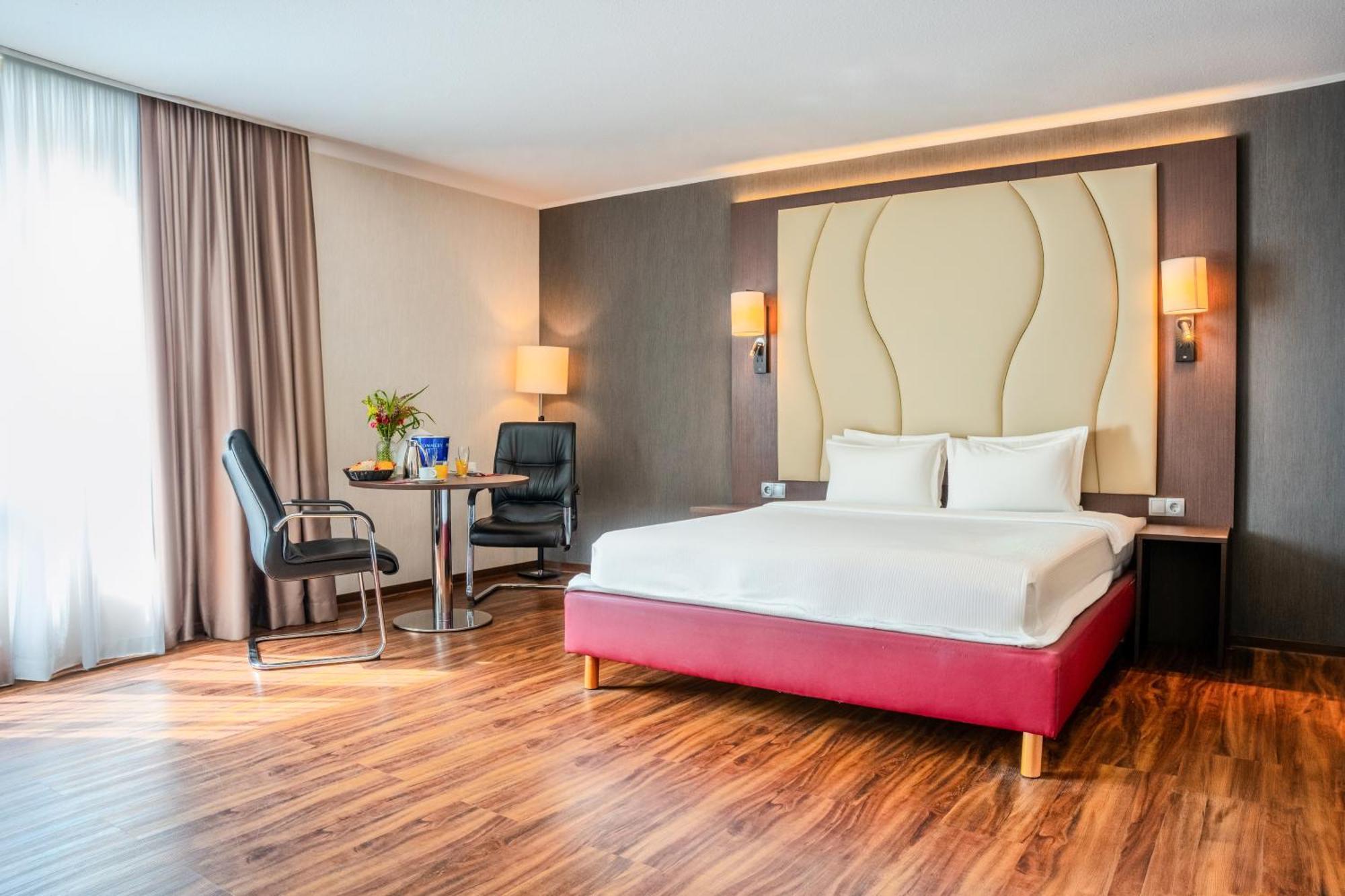 Airways Hotels Frankfurt Airport West Raunheim Extérieur photo