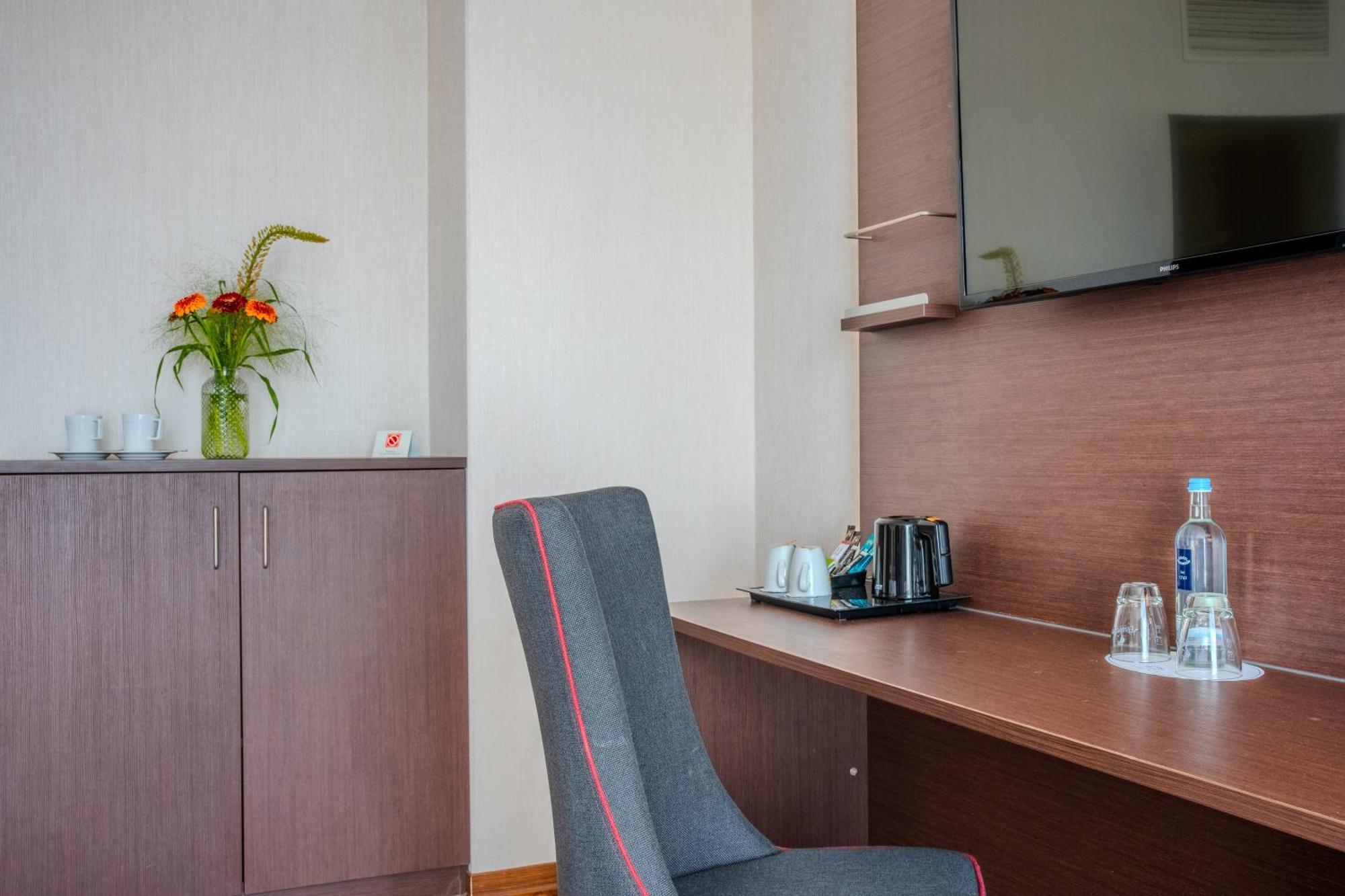 Airways Hotels Frankfurt Airport West Raunheim Extérieur photo